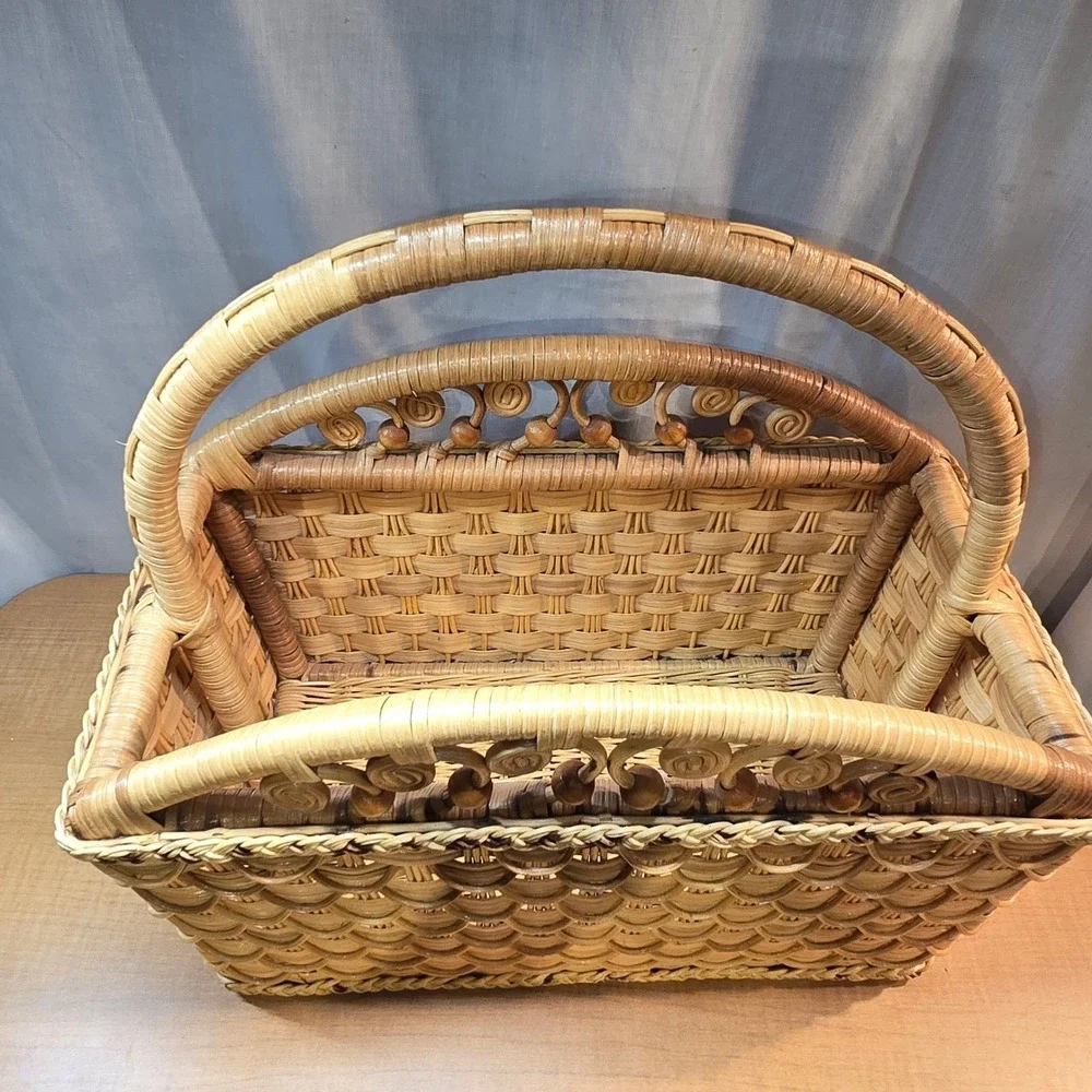 Wicker Magazine Holder Rattan VTG MCM‎ Beads Braided Handle Decorative 15x16x8.5